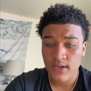 Meet your Posher, Diondre